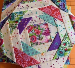Pineapple Day Quilt – Free Pattern