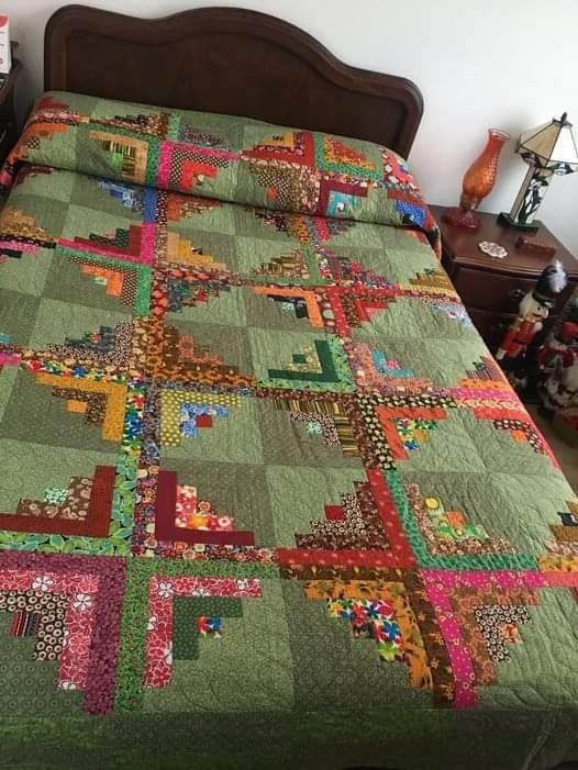 Strips & Strings Log Cabin Quilt